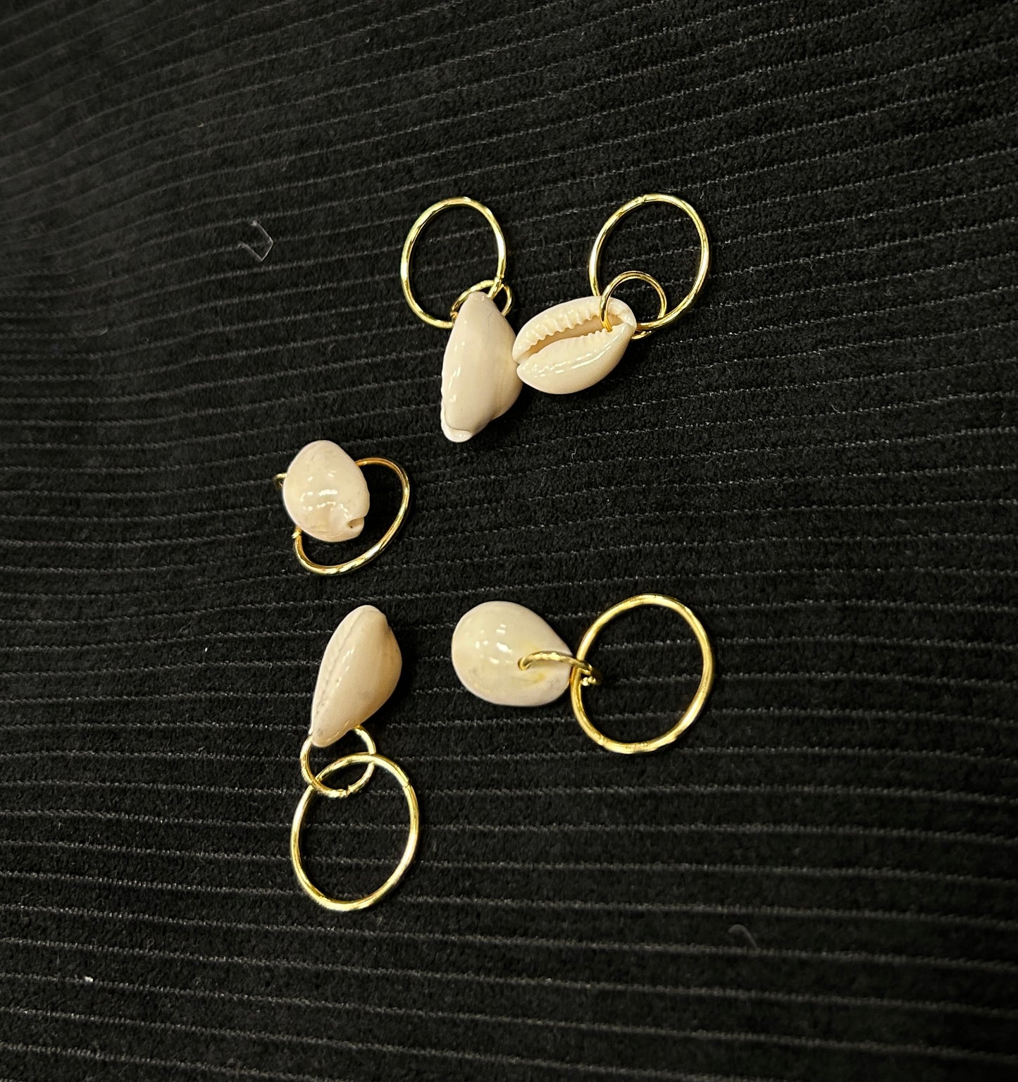 Cowries with Golden Ring for Braids (Fake) Hair Accessories